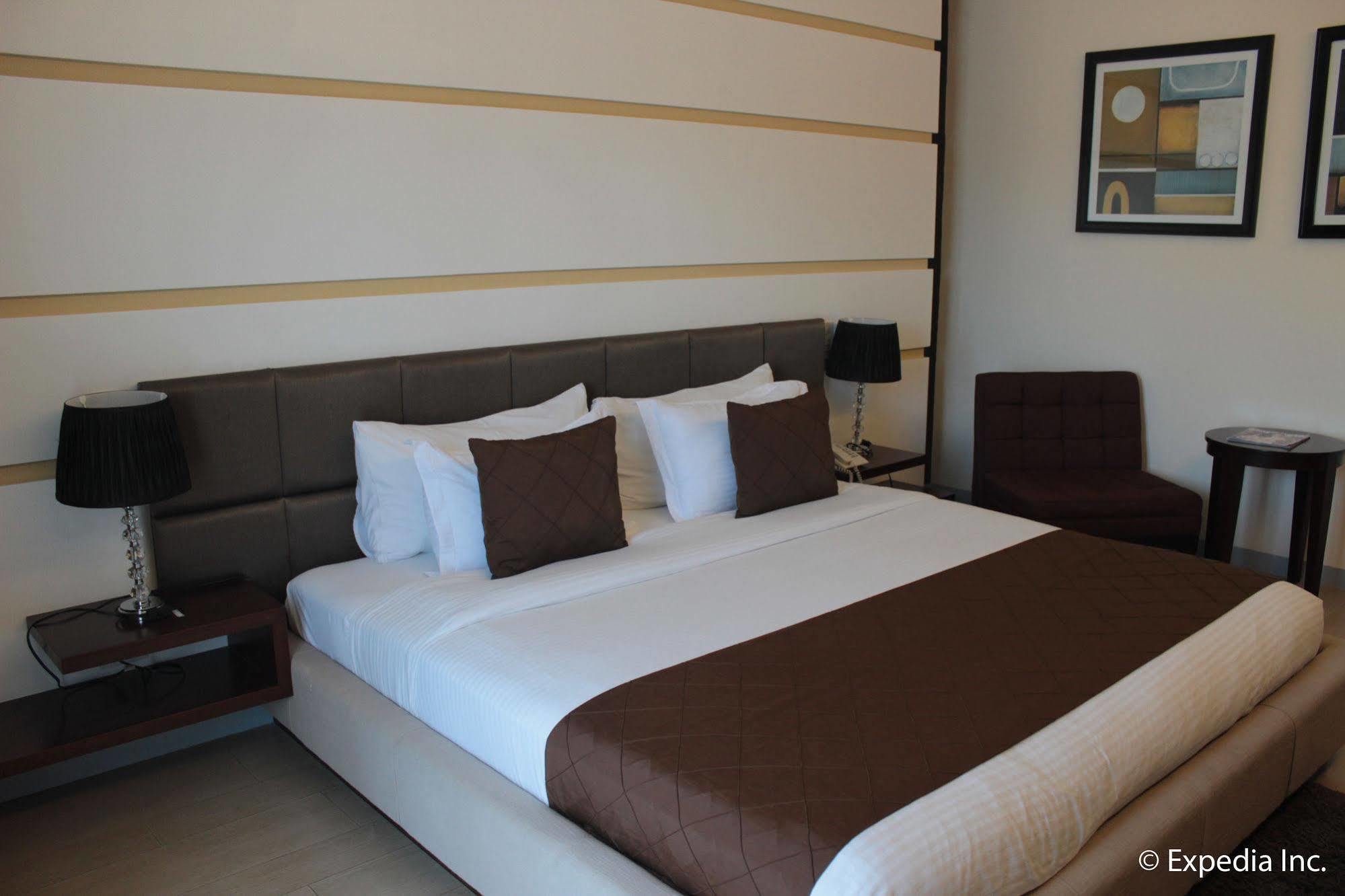 Segara Suites Olongapo Exterior foto